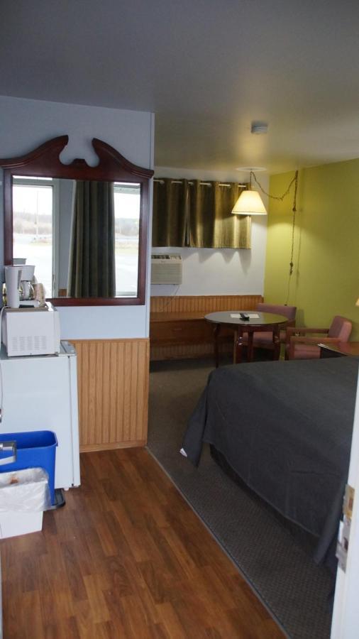 Robyn'S Motel Peterborough Extérieur photo