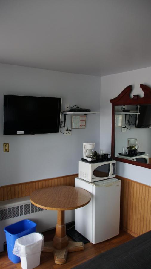 Robyn'S Motel Peterborough Extérieur photo