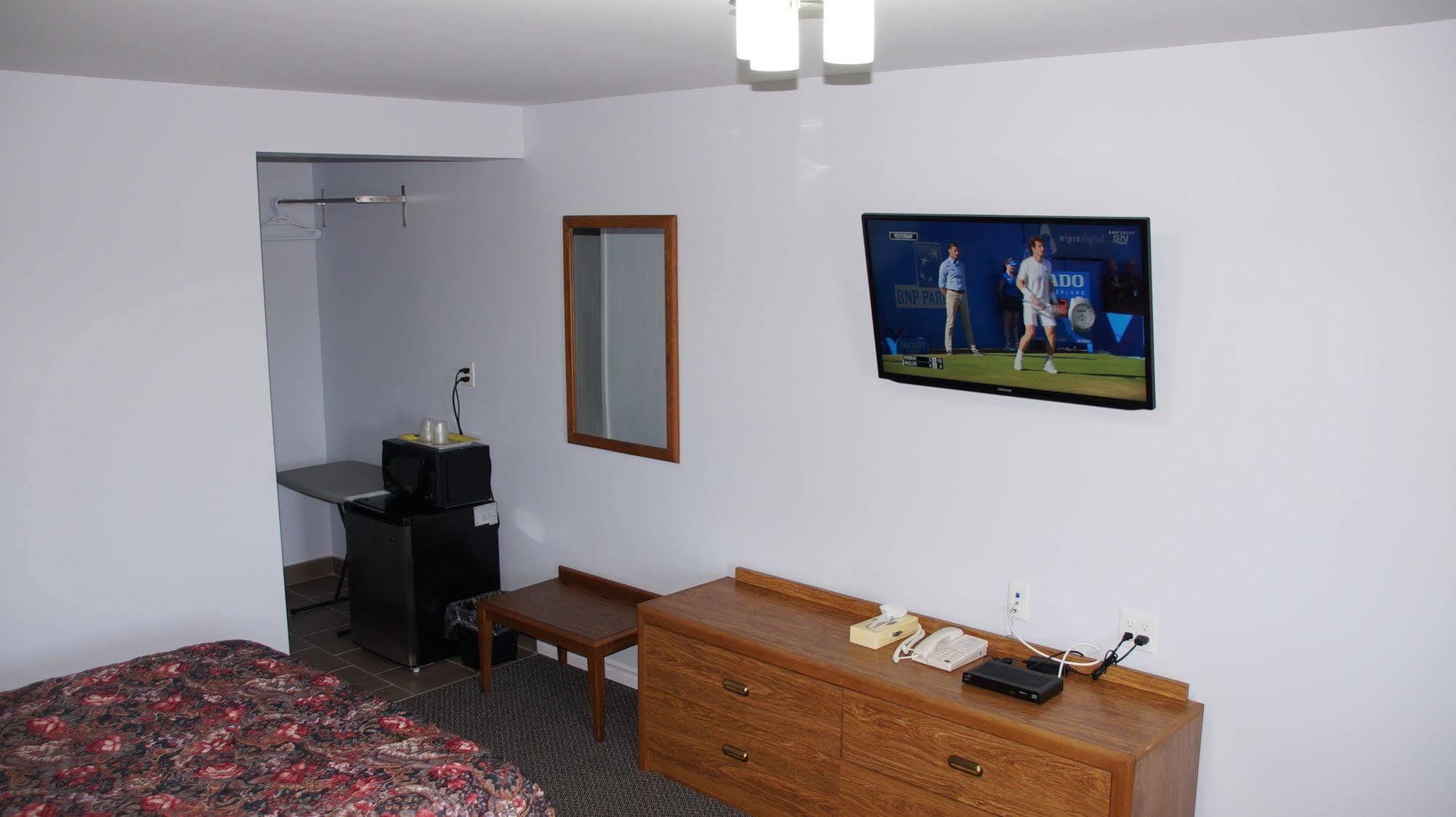 Robyn'S Motel Peterborough Extérieur photo